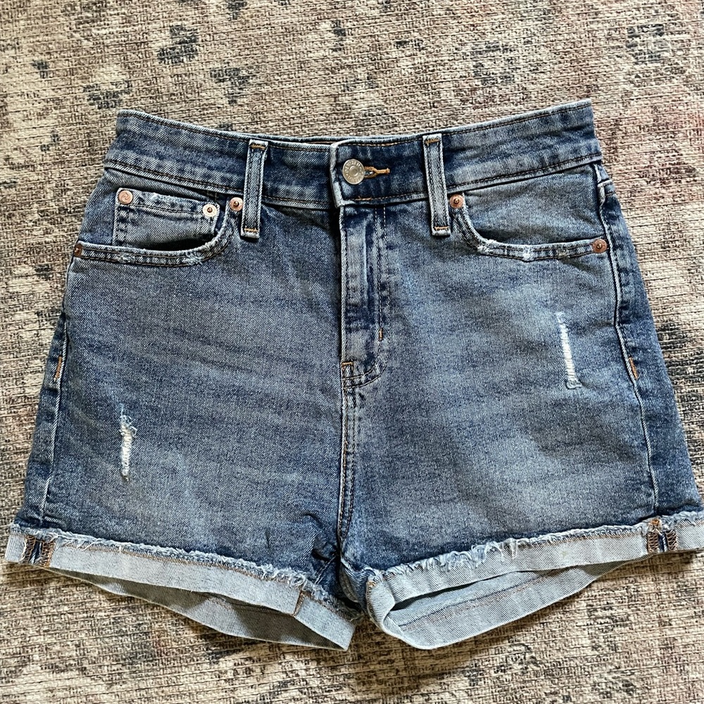 Levi’s Denizen denim mom shorts